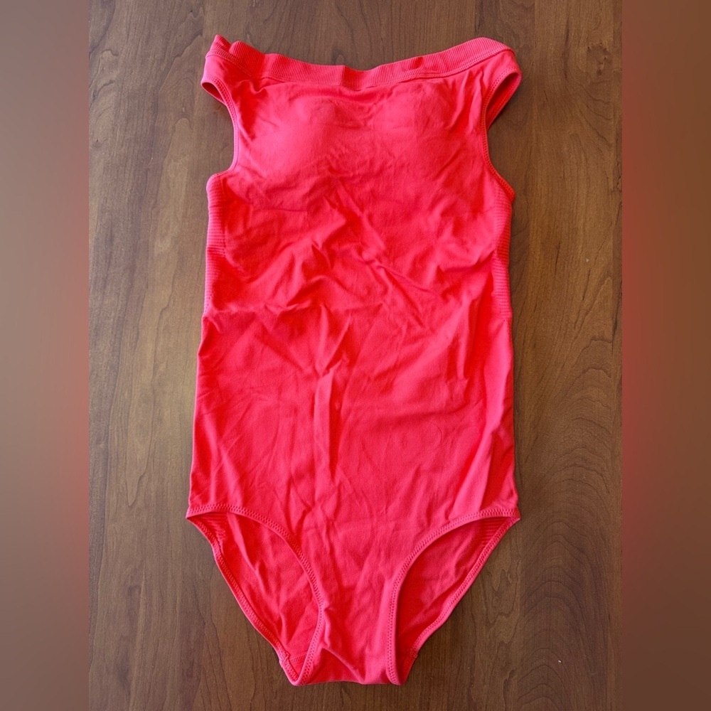Uniqlo U | Seamless One-Piece Off-the-Shoulder Swimsuit Red S
